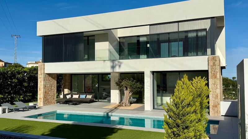 4 bedroom Villa for sale