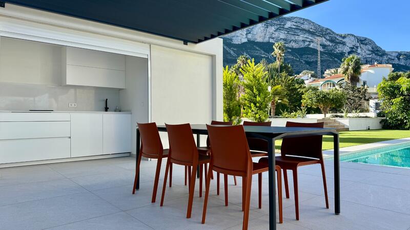 4 bedroom Villa for sale