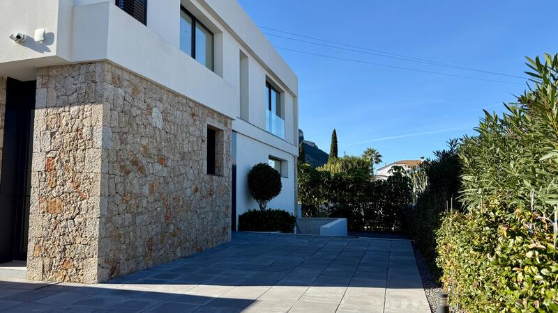 4 bedroom Villa for sale