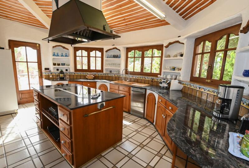 4 bedroom Commercial Property for sale 4 bedroom Commercial Property for sale