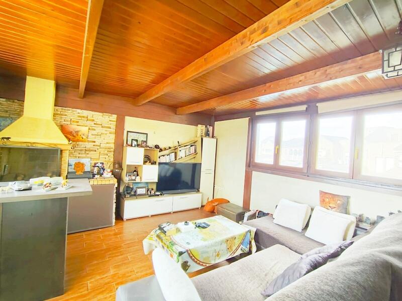 2 Schlafzimmer Duplex zu verkaufen