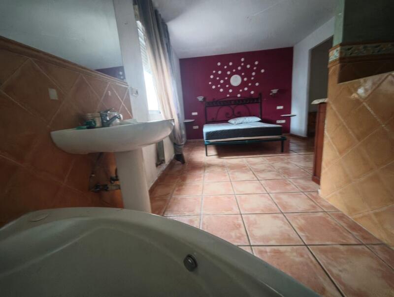 3 bedroom Country House for sale 3 bedroom Country House for sale