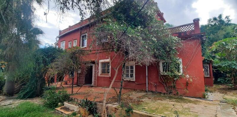 12 soverom Villa til salgs