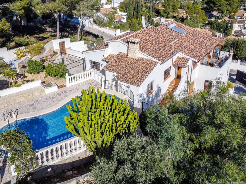 Villa til salg i Moraira, Alicante