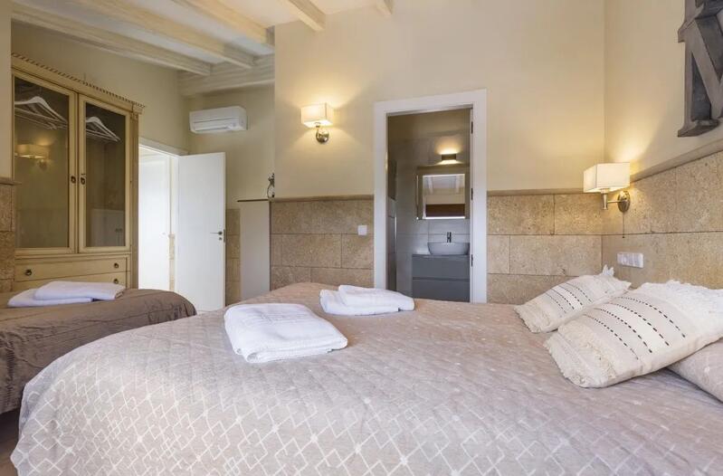 12 bedroom Villa for sale