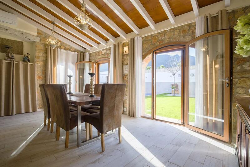 12 bedroom Villa for sale