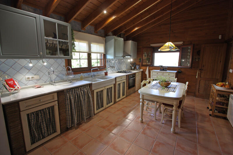 3 спальная комната вилла продается