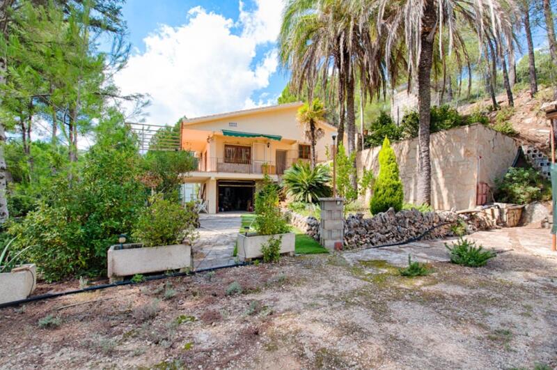 4 bedroom Country House for sale