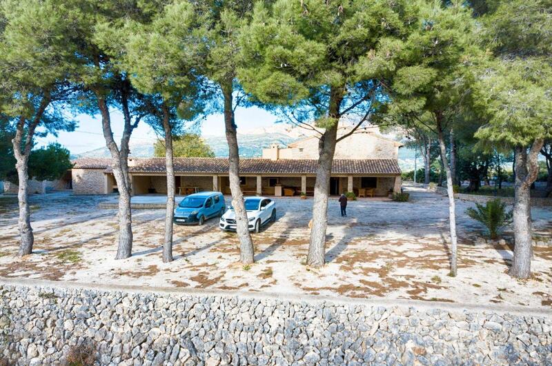 4 bedroom Country House for sale