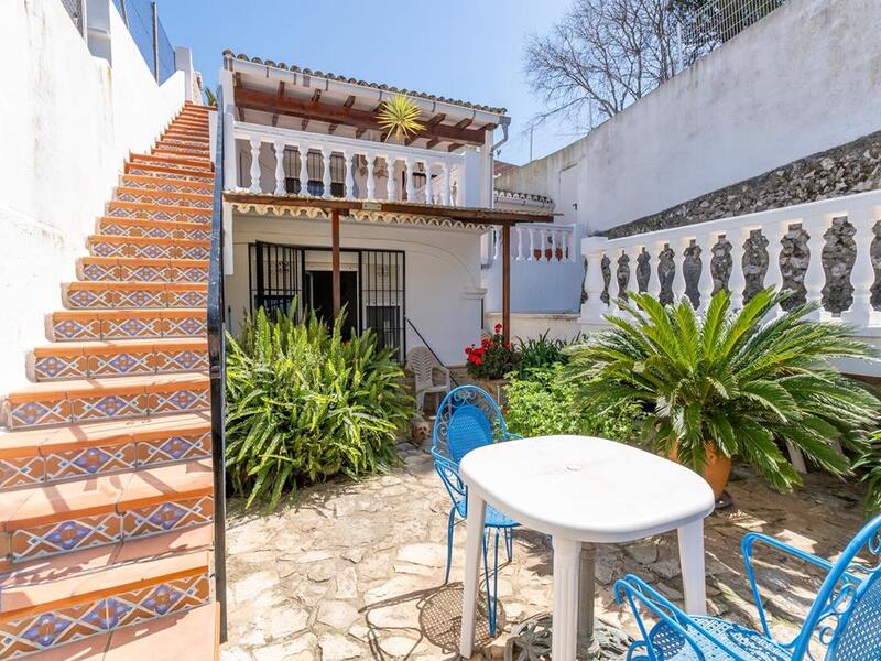 3 bedroom Townhouse for sale