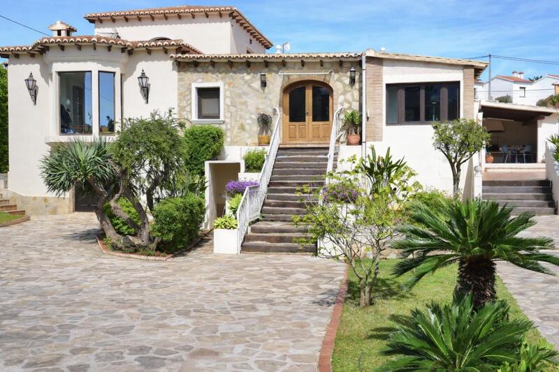 Villa til salgs i Denia, Alicante