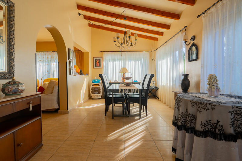 2 Cuarto Villa en venta