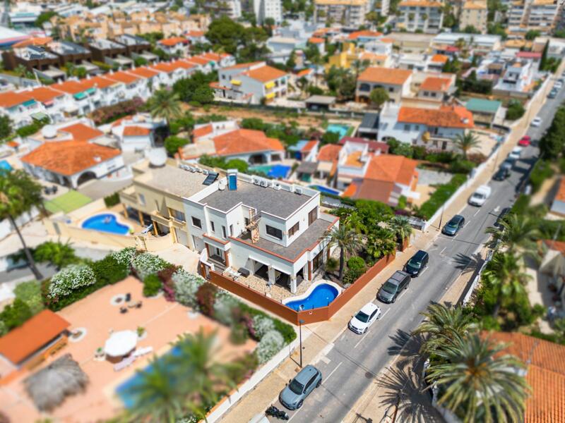 Villa til salgs i Albir, Alicante