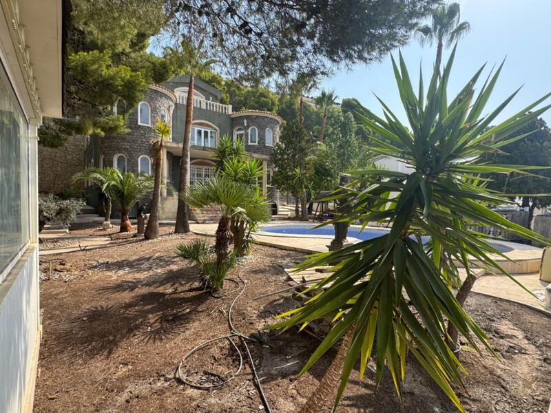 4 Schlafzimmer Villa zu verkaufen