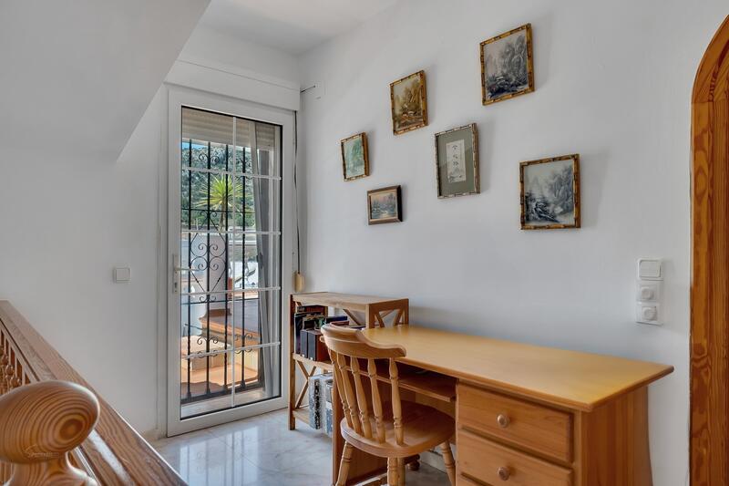 3 bedroom Townhouse for sale