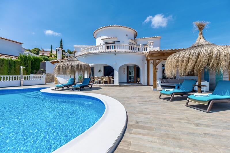 Villa till salu i Moraira, Alicante
