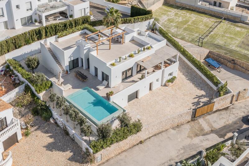 Villa til salg i Moraira, Alicante