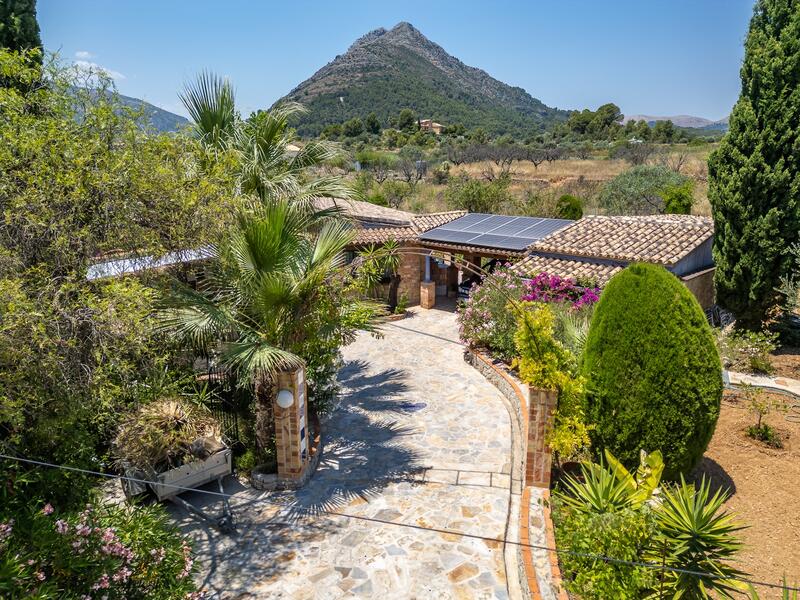 Villa for sale in Murla, Alicante