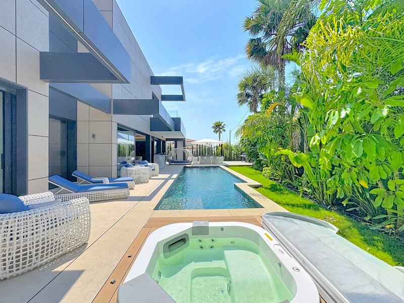 4 bedroom Villa for sale