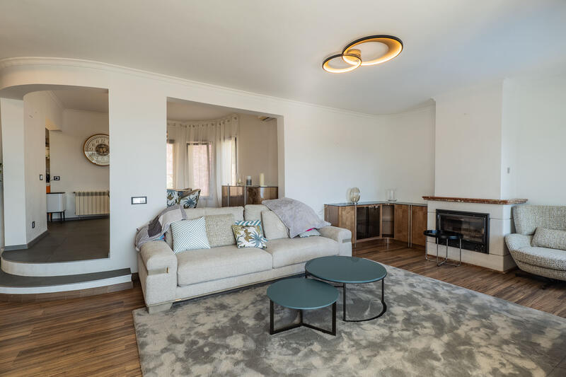5 bedroom Villa for sale