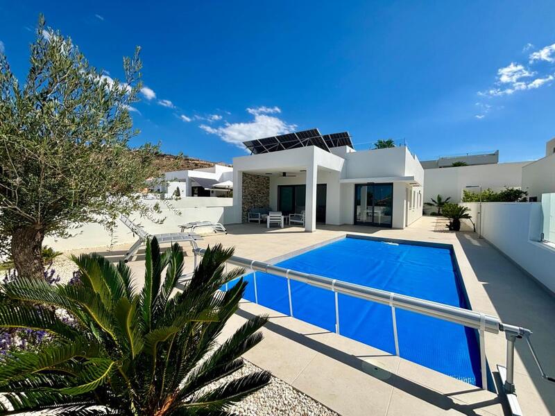Villa en venta en Benijófar, Alicante