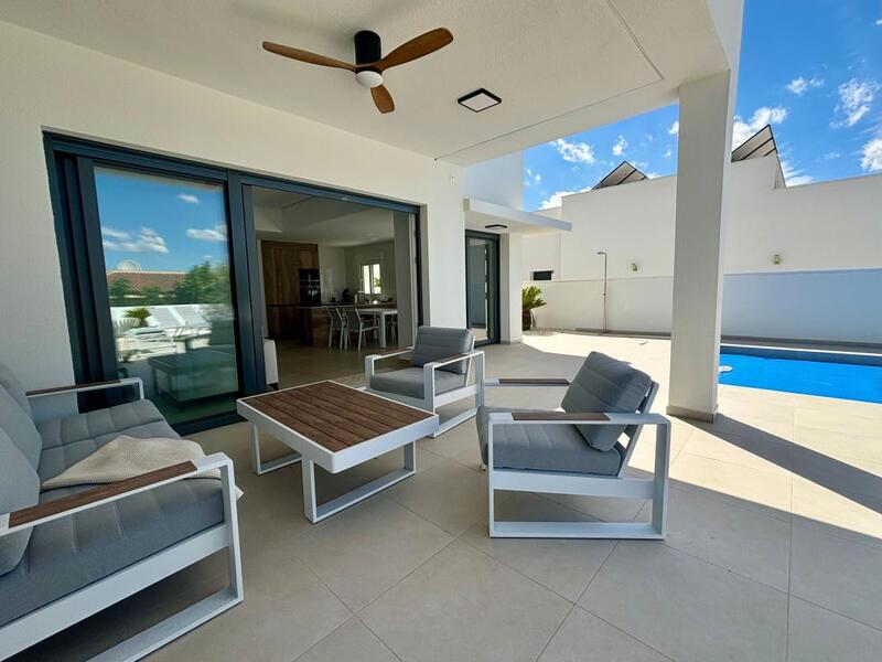 3 Cuarto Villa en venta