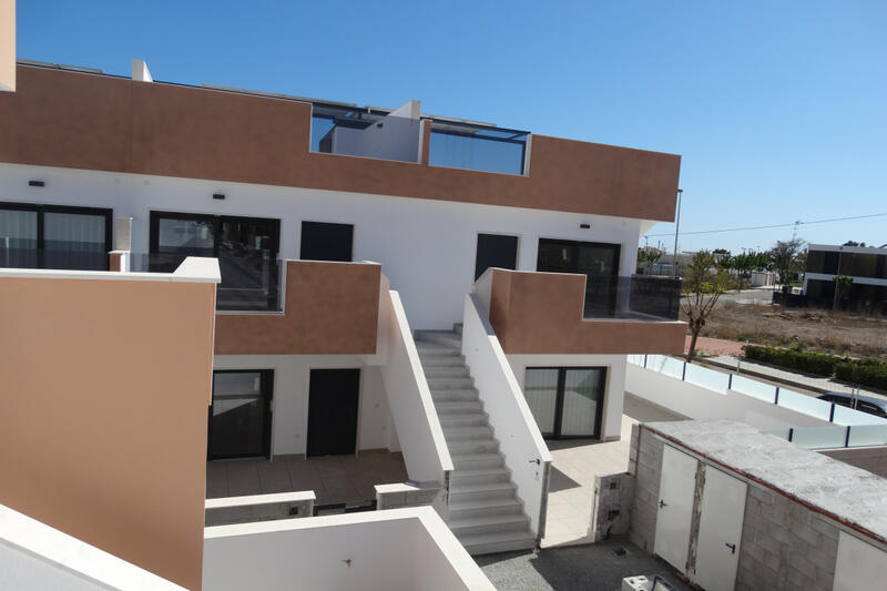 вилла продается в Pilar de la Horadada, Alicante