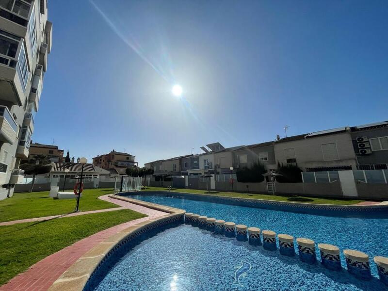 Apartamento en venta en Torrevieja, Alicante