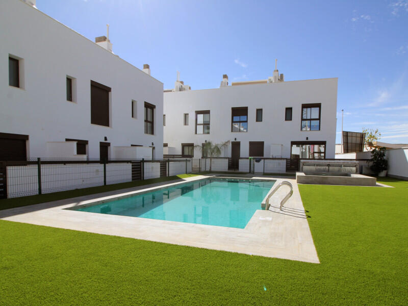 Rekkehus til salgs i Pilar de la Horadada, Alicante Rekkehus til salgs i Pilar de la Horadada, Alicante