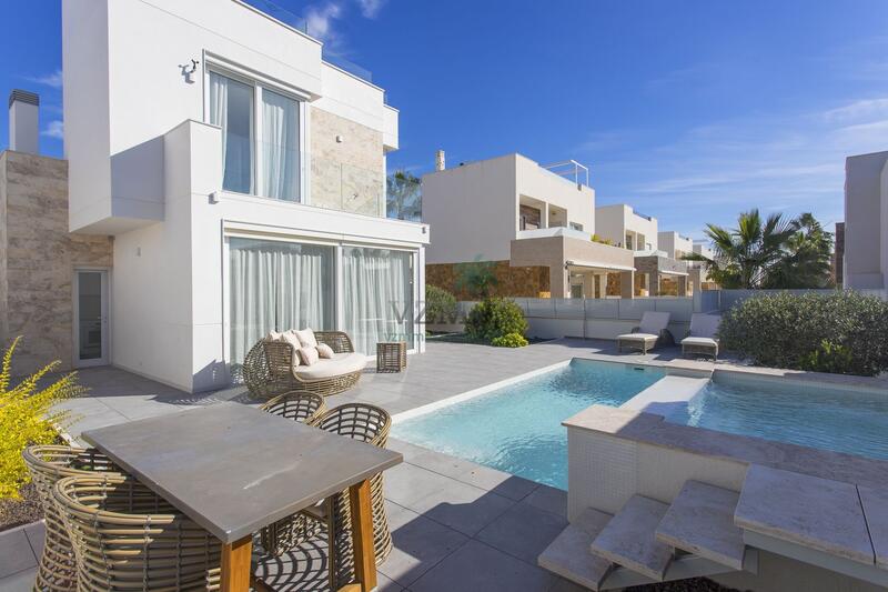 Villa à vendre dans Torrevieja, Alicante