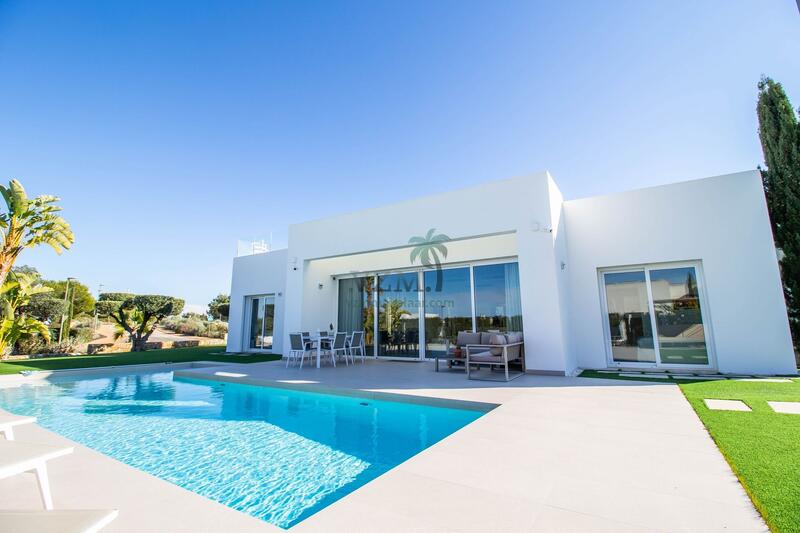 Villa till salu i Campoamor, Alicante