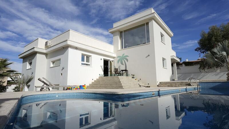 4 bedroom Villa for sale