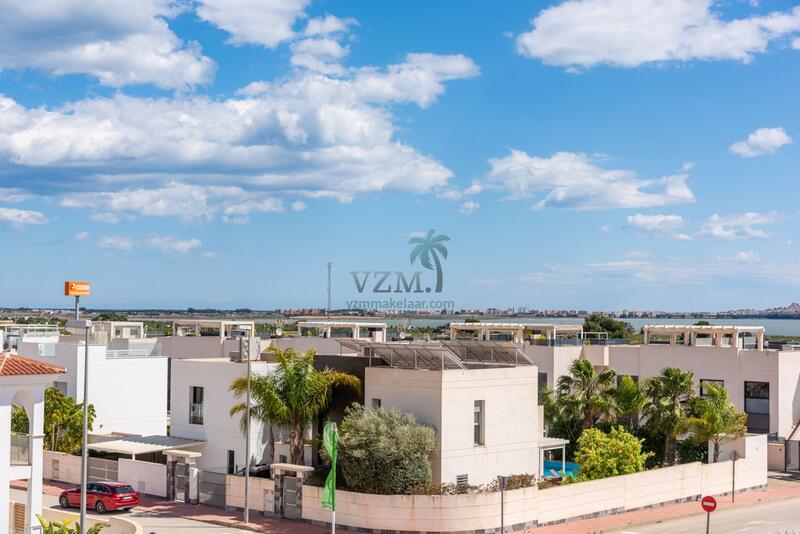 Villa en venta en Los Montesinos, Alicante