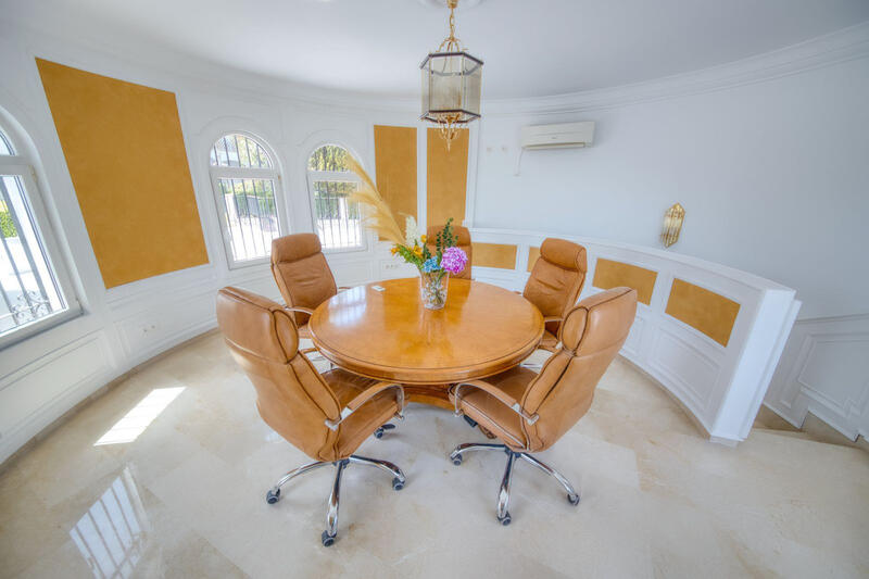 4 Cuarto Villa en venta