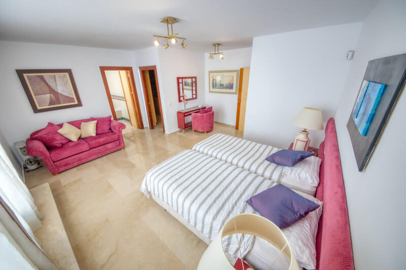 4 Cuarto Villa en venta