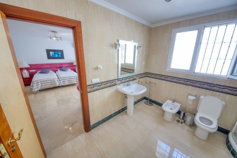 4 Cuarto Villa en venta