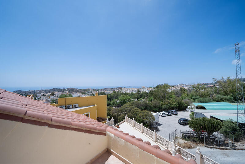 6 bedroom Villa for sale