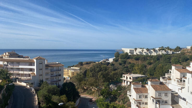 4 bedroom Townhouse for sale
