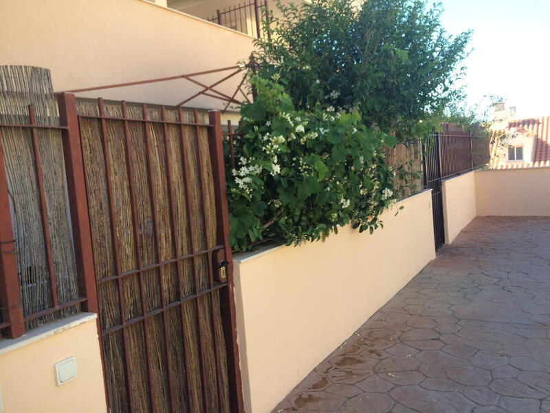 2 bedroom Apartment for Long Term Rent