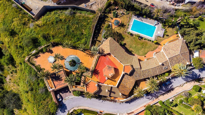 9 bedroom Villa for sale