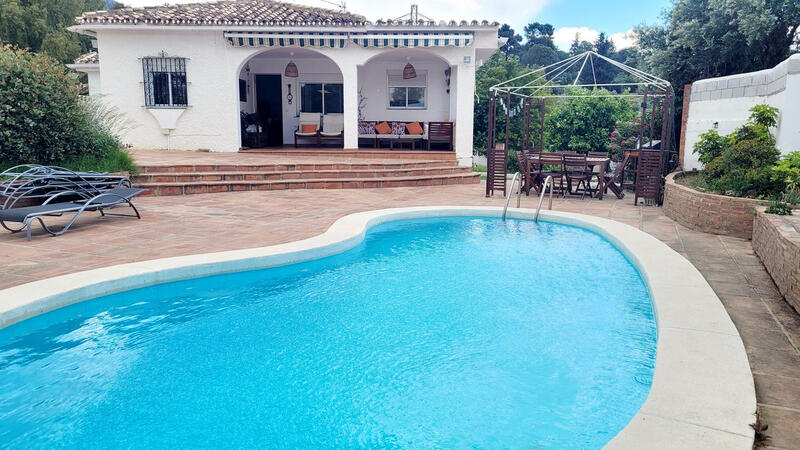 Villa for Long Term Rent in Benalmadena Pueblo, Málaga