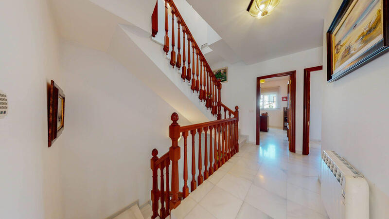 5 bedroom Townhouse for sale