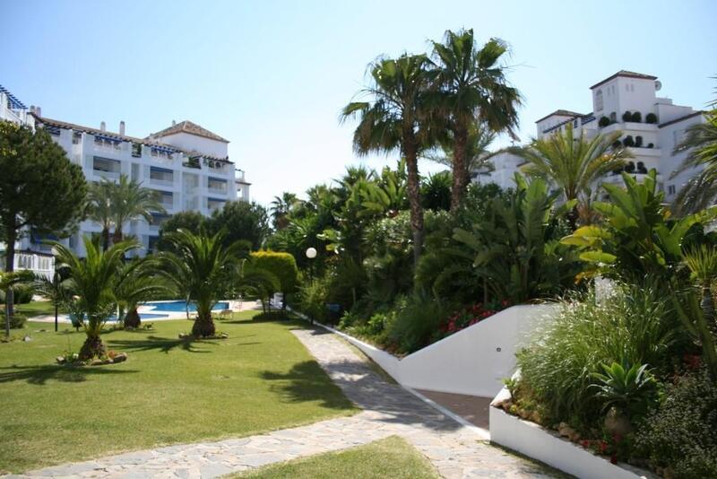 Apartment for sale in Puerto Banus, Málaga