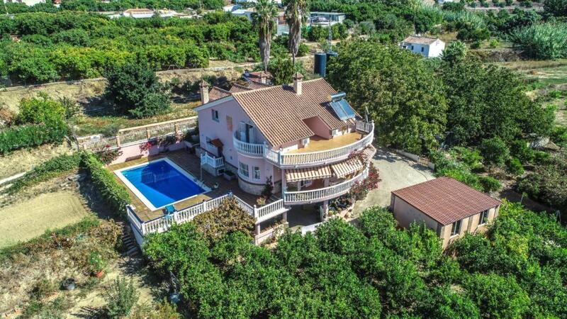 Casa de Campo en venta en Coin, Málaga