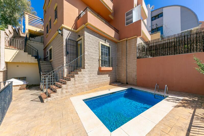 Townhouse for sale in Fuengirola, Málaga