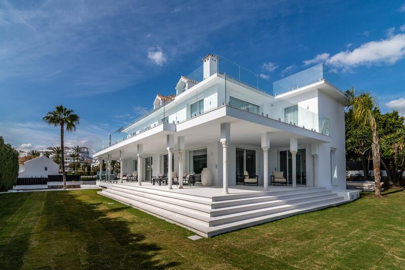 Villa til salg i Nueva Andalucia, Málaga