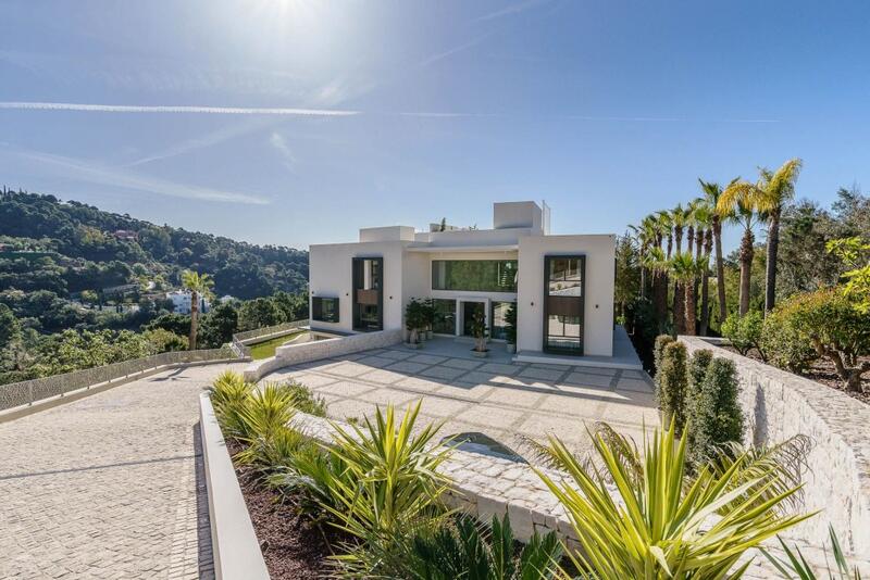 Villa for sale in La Zagaleta, Málaga