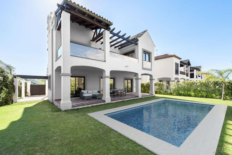 Villa en venta en Estepona, Málaga