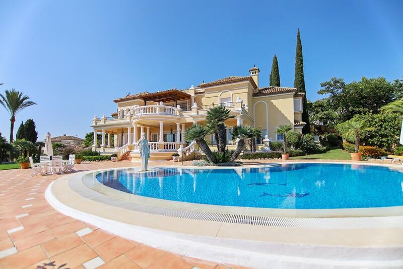 Villa zu verkaufen in El Paraiso, Málaga