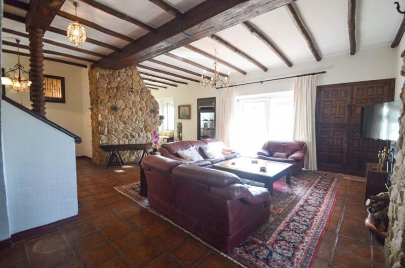 10 bedroom Country House for sale